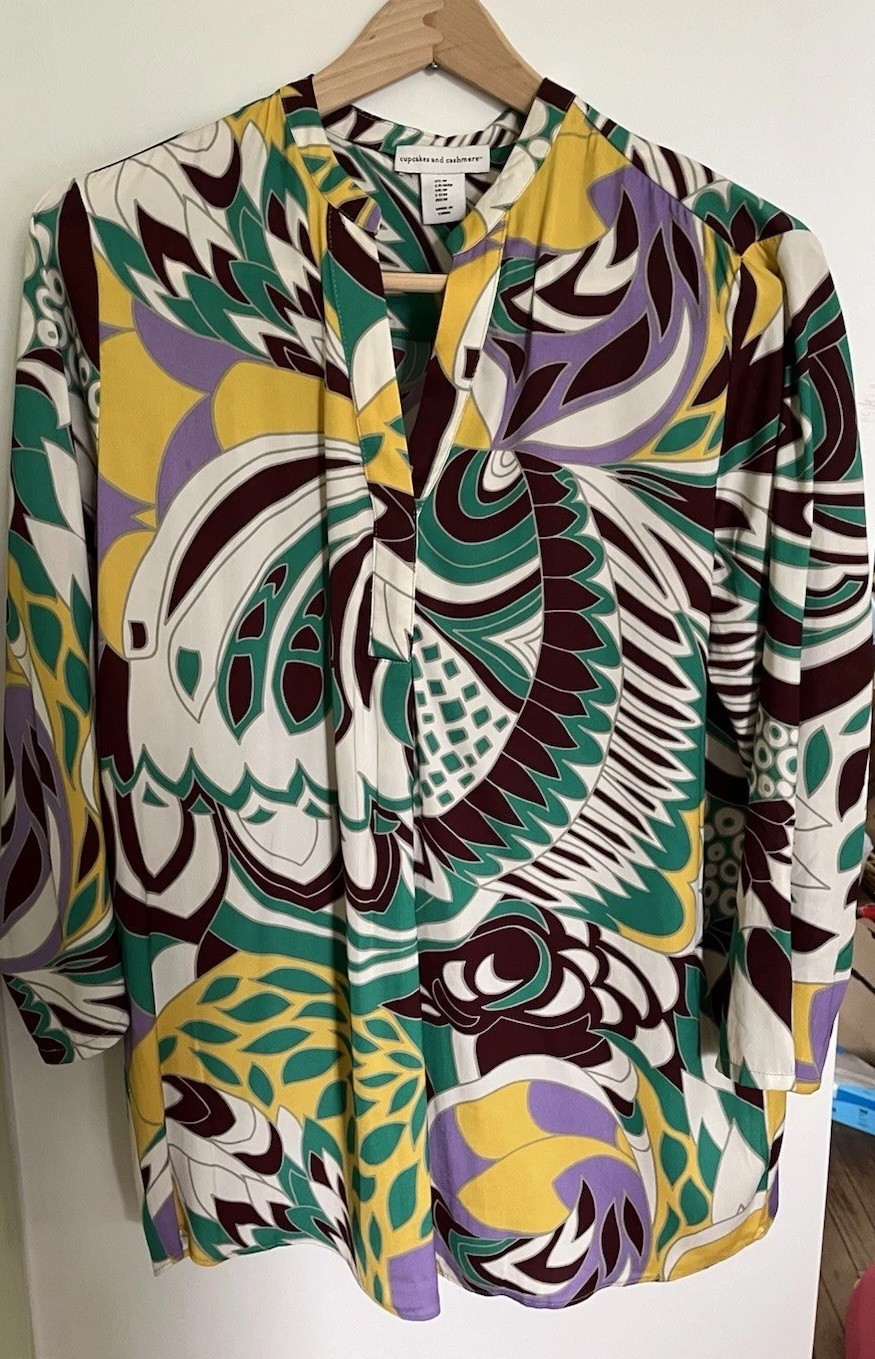 Cupcakes and Cashmere Women’s Multicolor Abstract Satin V-Neck Blouse M
