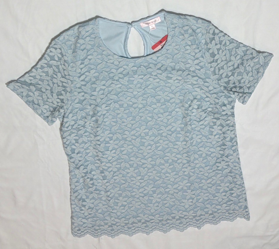 Teddi Rose Light Blue Lace Overlay Blouse Size Medium Button Keyhole Closure NWT