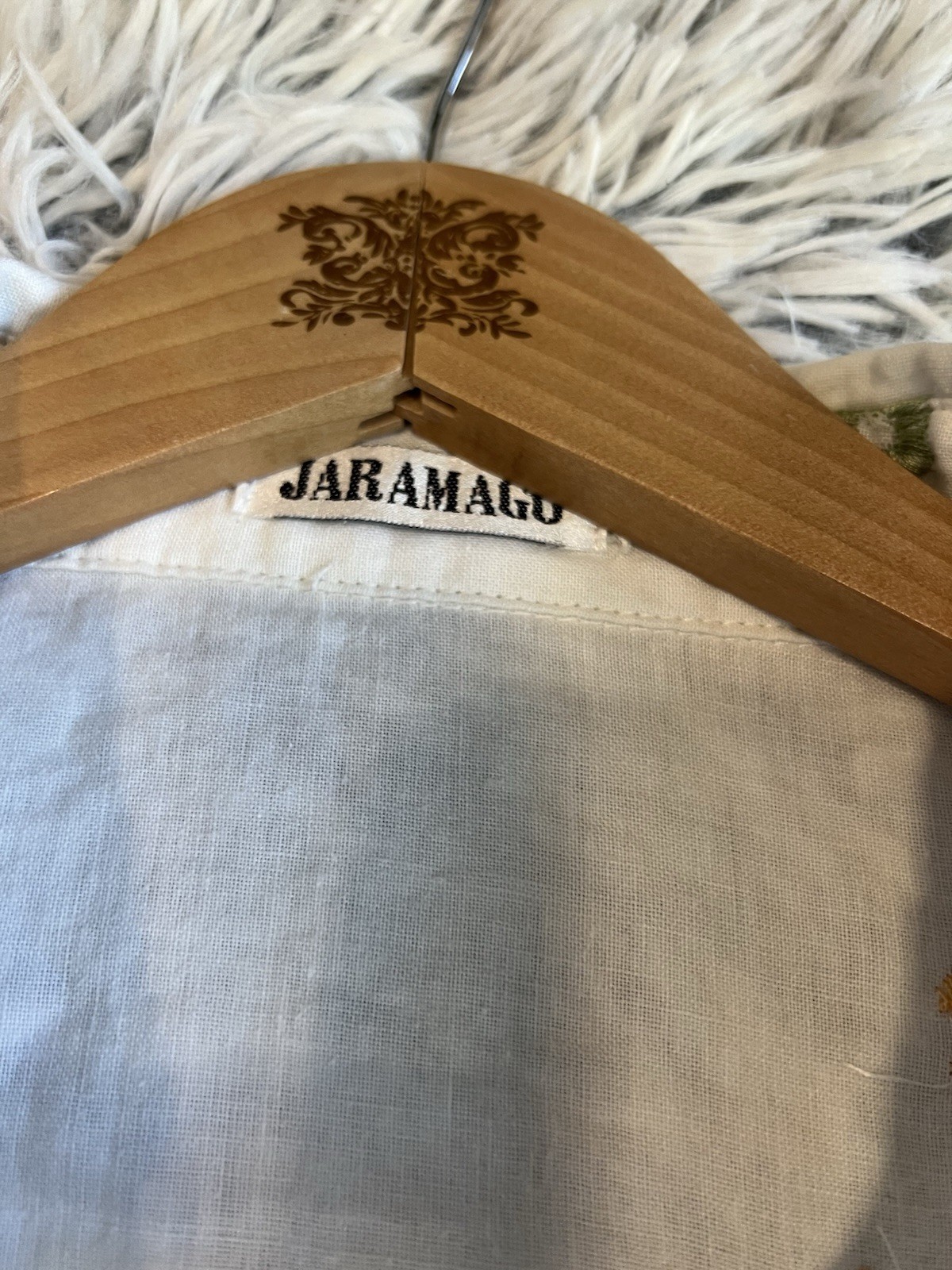 Jaramago Fashion Designer Classic White Collared Women’s Dress Shirt 100% Linen.