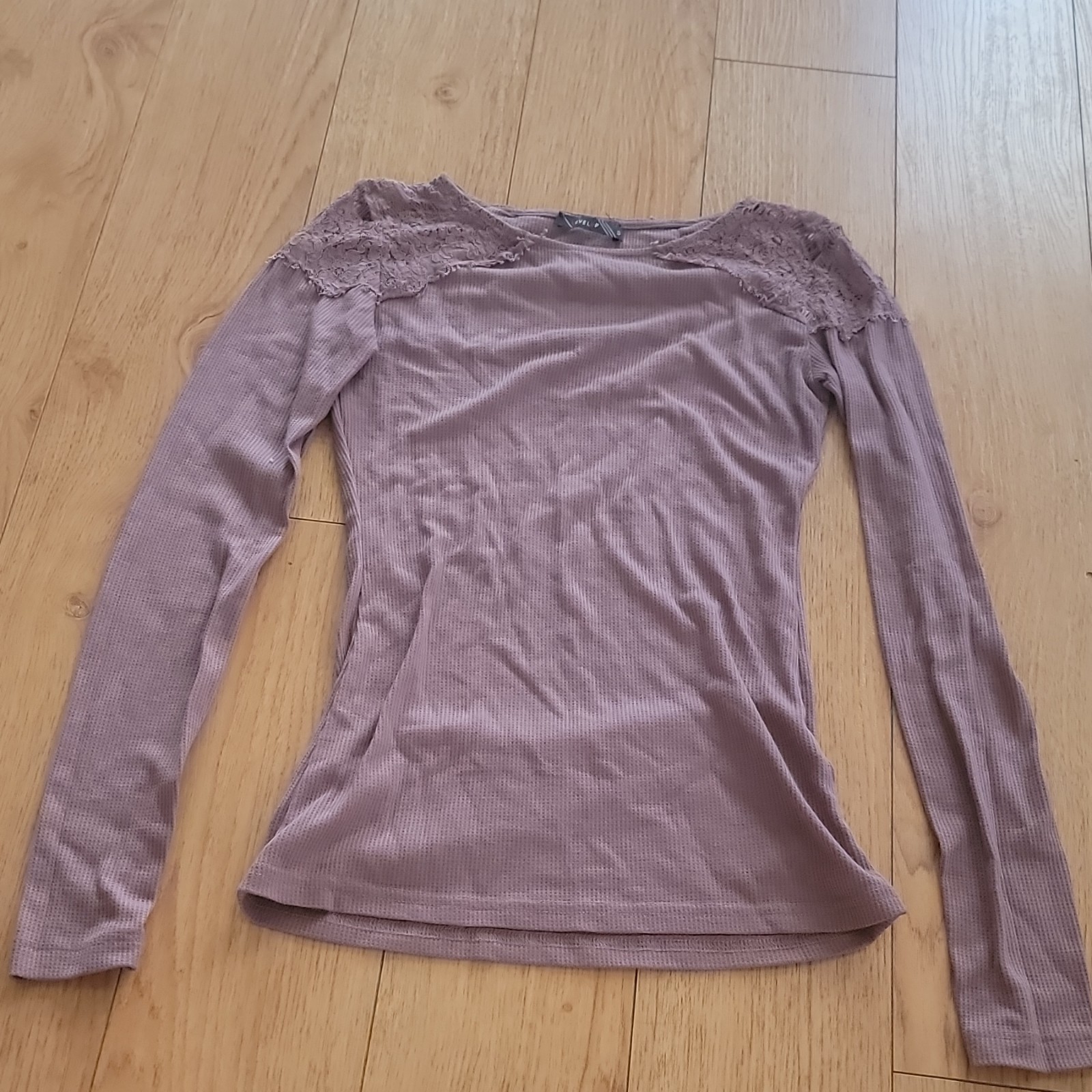 Women’s Purple Knit Top w/ Lace Yoke, Scoop Neck Long Sleeve Pullover, S
