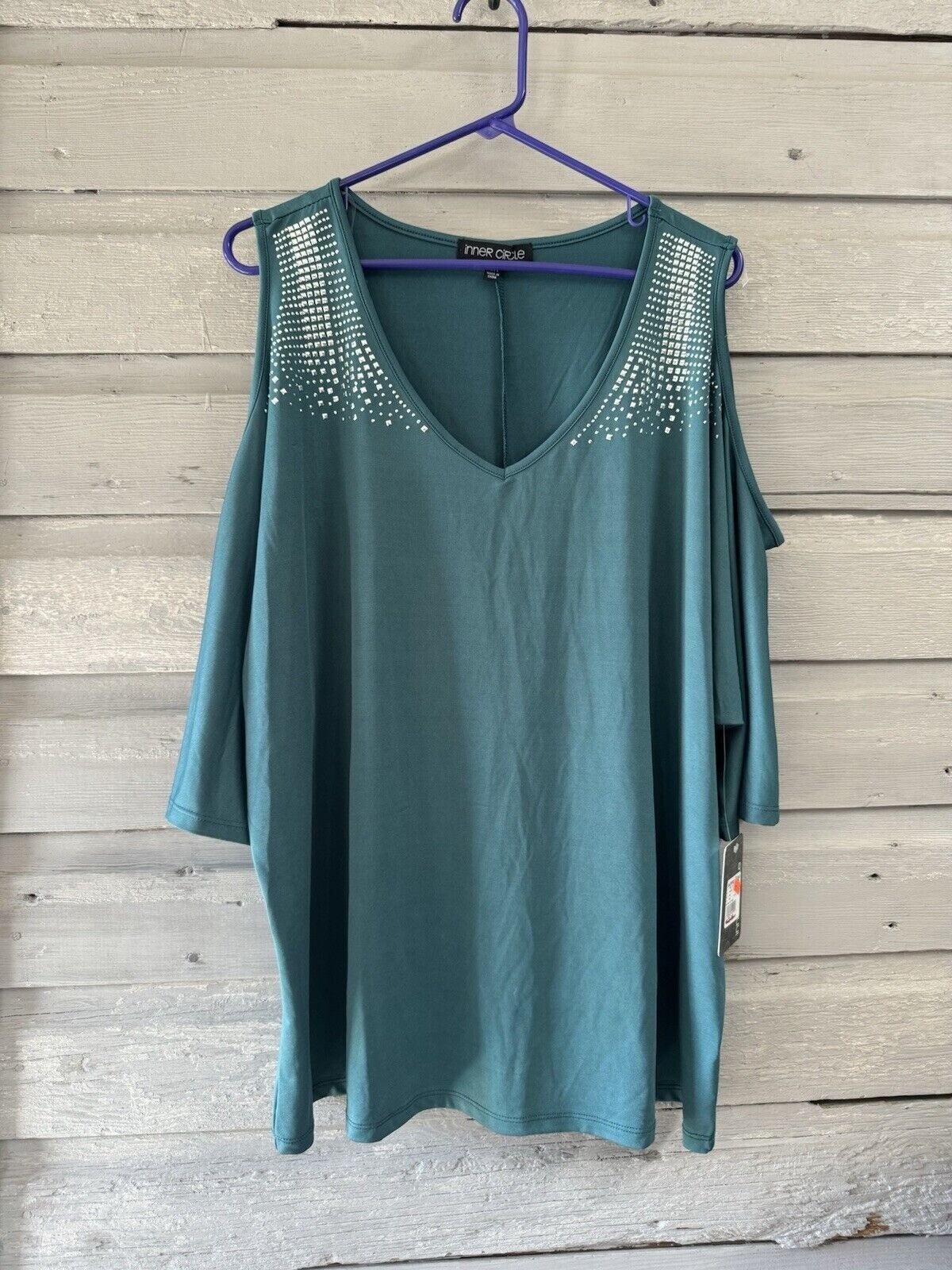 2 Inner Circle Women’s Shirt Red And Green 2X