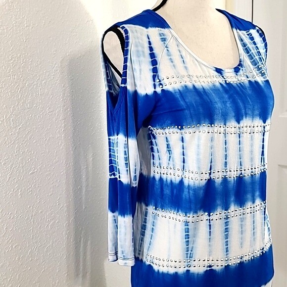 THOMAS & OLIVIA Royal Blue/White Tie Dye w/Silver Studs Cold-Shoulder Top, Small