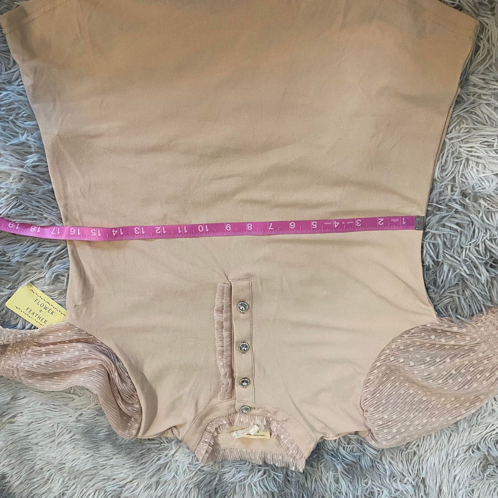 Flower & Feather Turtle Neck Lace Short Sleeve Blouse for Women – Small – Beige