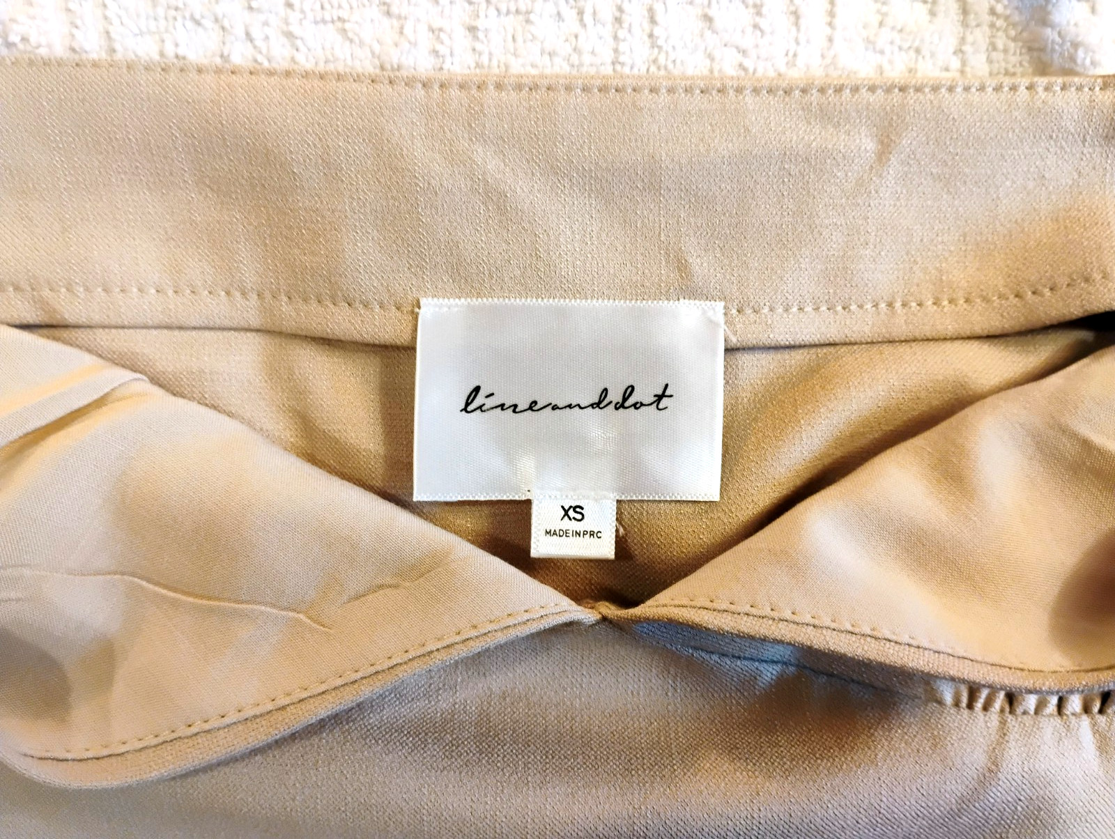 ⚫ Line and Dot Cami Cropped Tank Beige Side Zip Women’s Sz XS – EUC