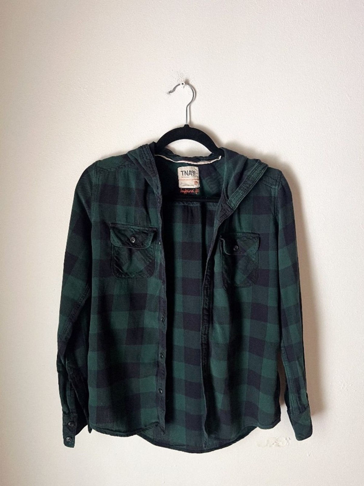 Aritzia TNA Boyfriend Fit Hooded Buffalo Plaid Flannel Shirt Green 100% cotton