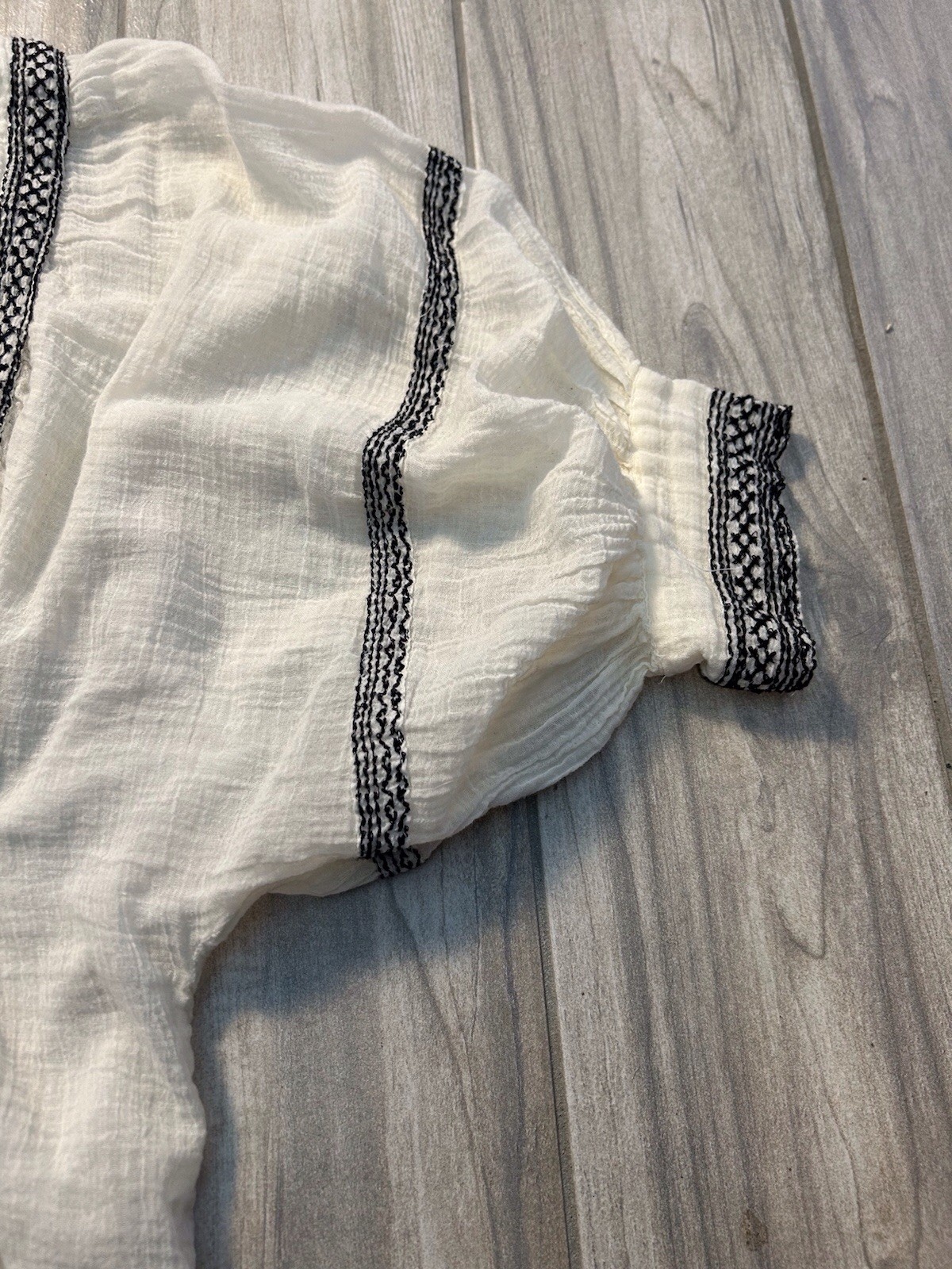 100% Cotton White Blouse Black Embroidery Puffy Sleeves Crop XS Boxy Boho