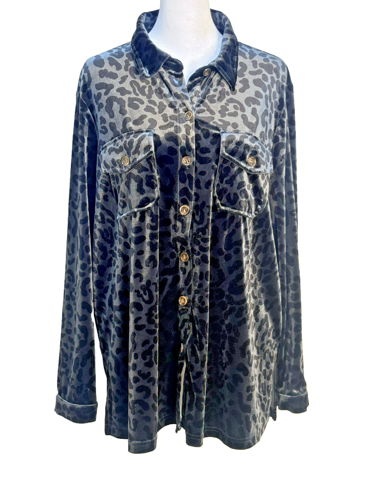 Ali Miles Tunic Blouse L Gray Black Animal Print Velour Button Front Pocket