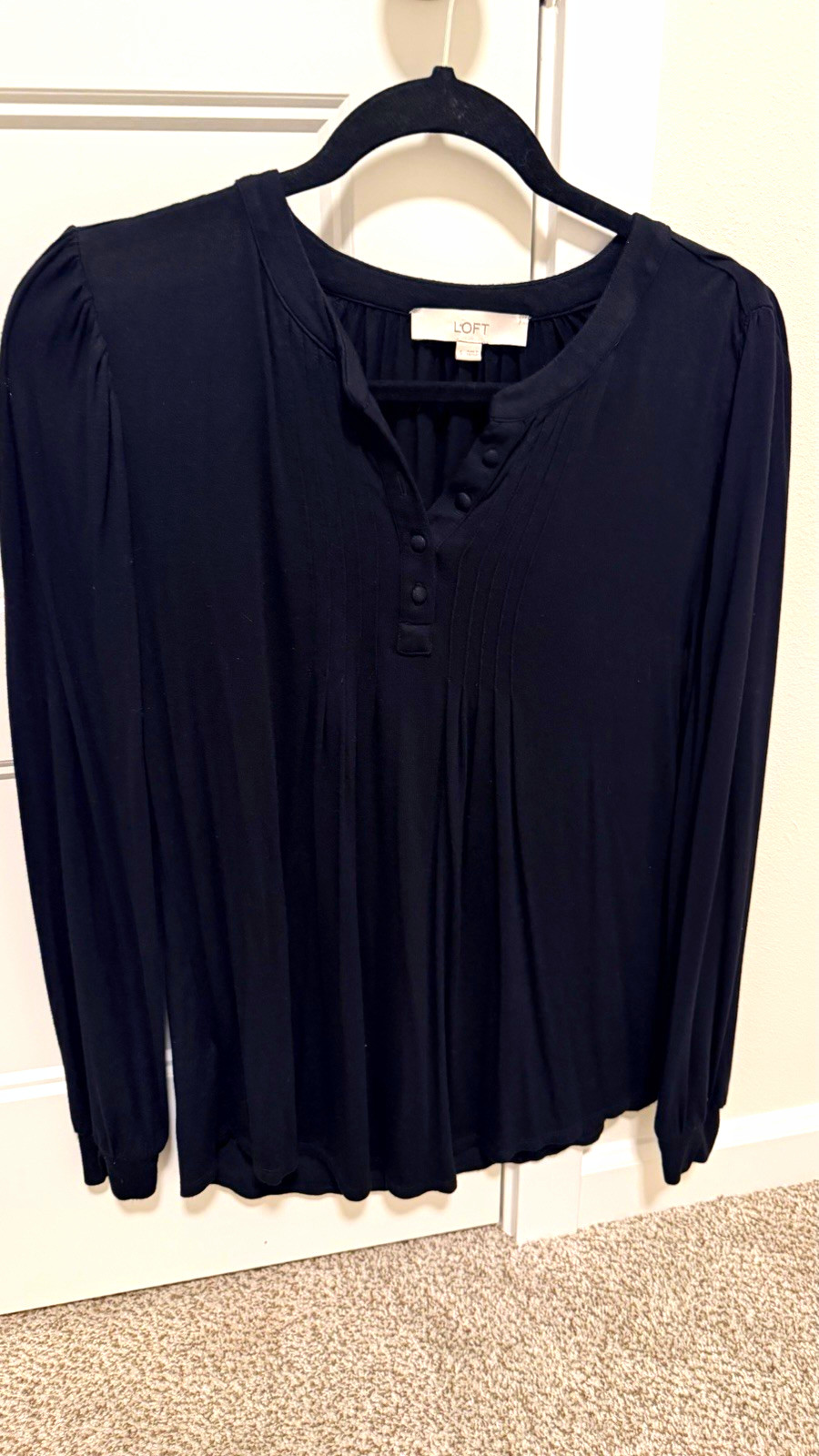 LOFT Women’s S Black Long Sleeve Pleated V-Neck Button Front Blouse Top