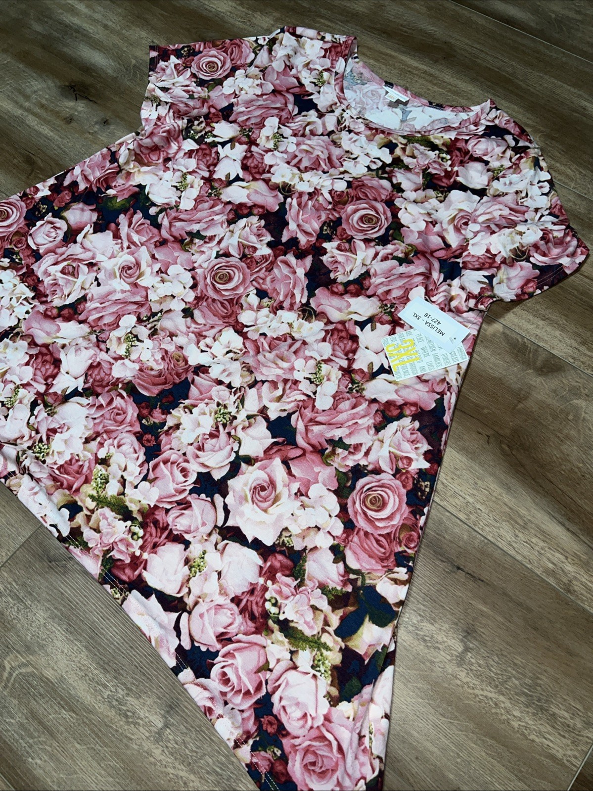 Lularoe Melissa Tunic Top Shirt Shark bite 3XL 26/28 24 3X Pink Blush Roses 🌹