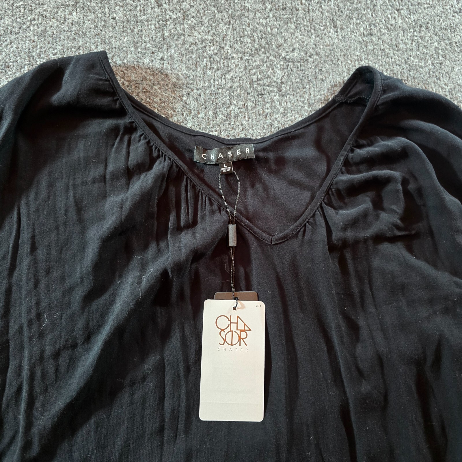 Chaser Top Womens Size Large Black Warren V Neck Long Sleeve Minimalist Casual