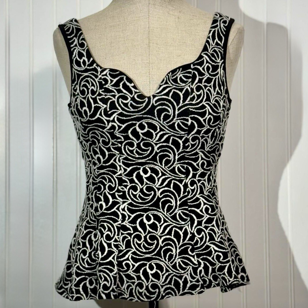 Papaya Black White Embroidered Tank Top M Sweetheart Neck Y2K Mob Wife Made USA