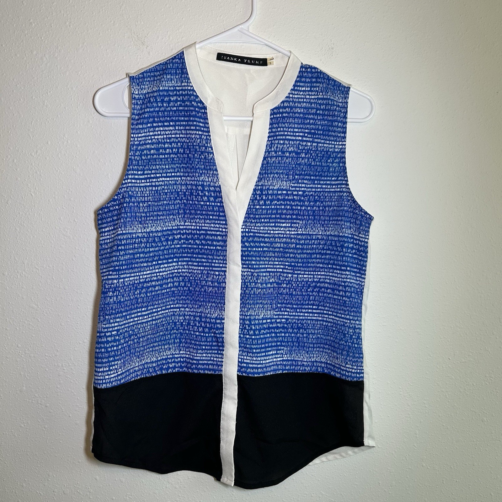 Ivanka Trump Women’s Sz S Sleeveless Blouse Blue White Black Career Corporate
