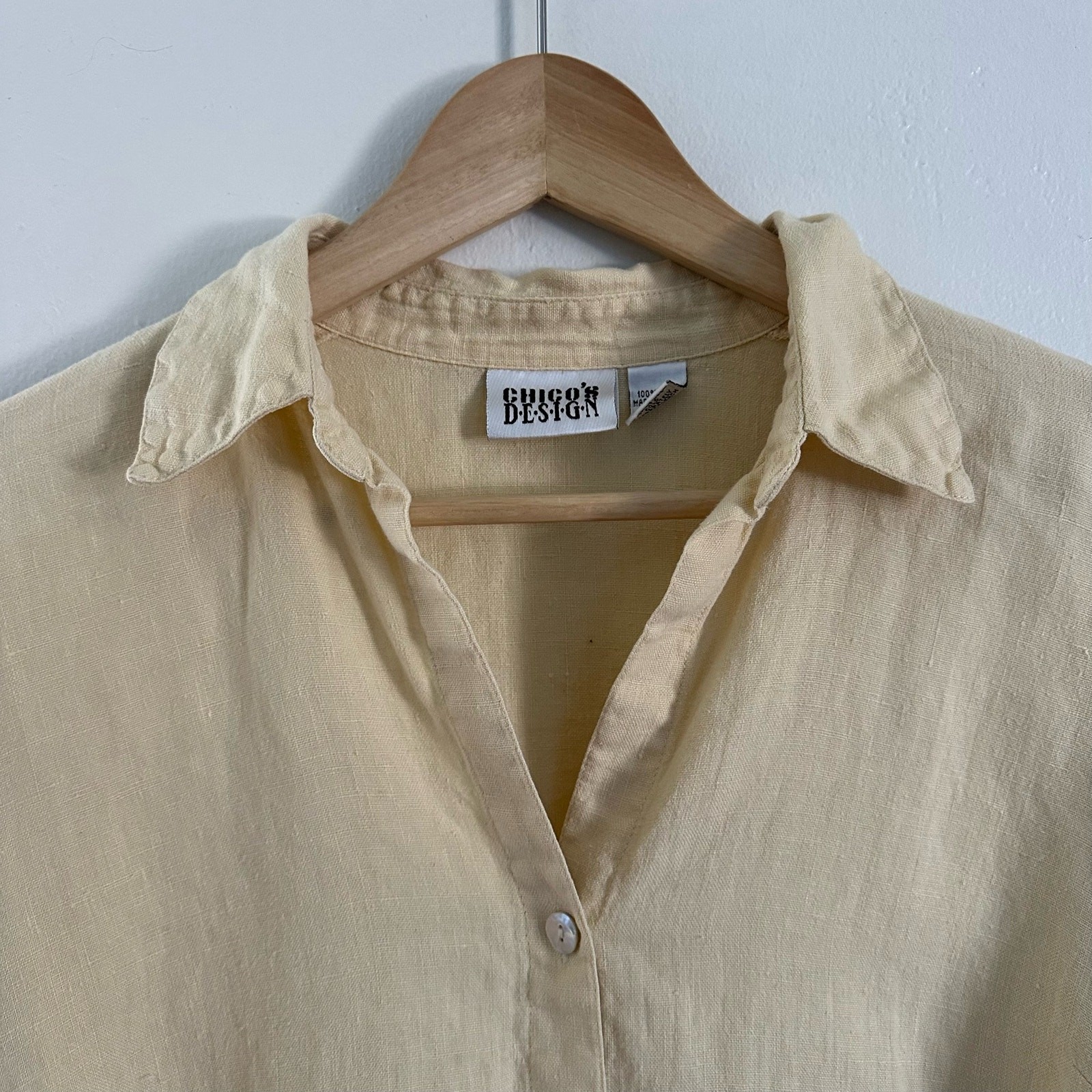 Chico’s Button Front Blouse Top Shirt 100% Linen Size 1 / Small Pale Yellow