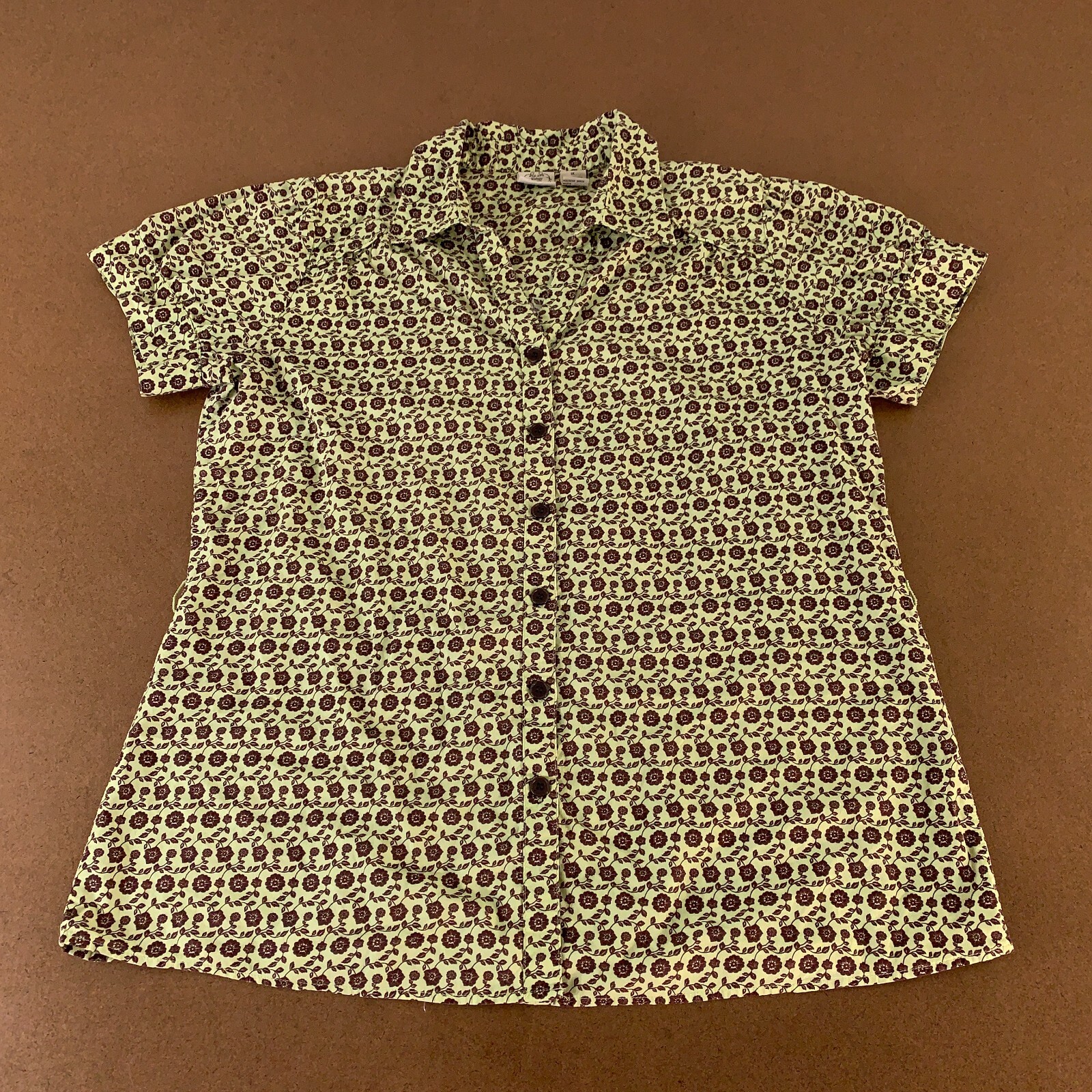 DCC Women’s Size 1X Green Brown Floral Print Short Sleeve Button Front Blouse