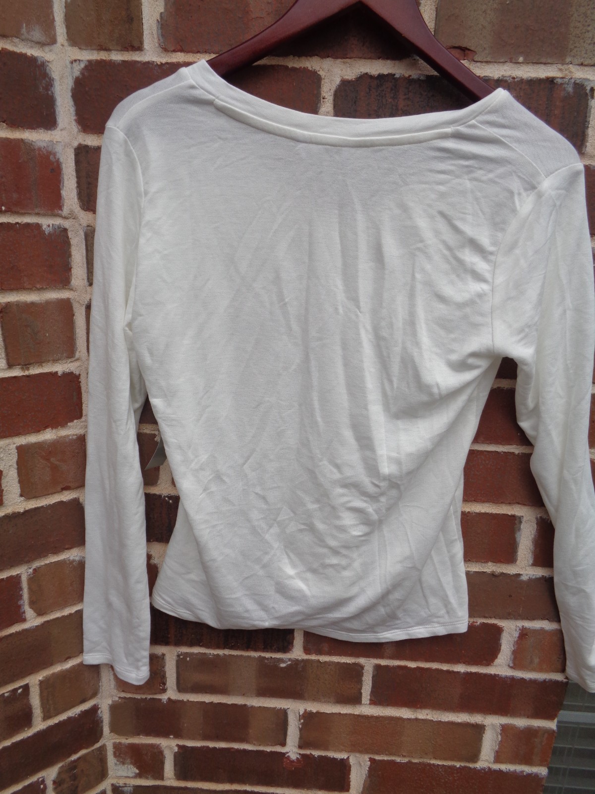 Tresics women top M white long sleeve NWT