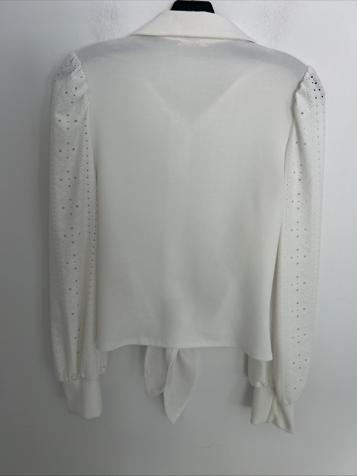 J & R Women’s M White Tie Belt Waist Button Up Collared Crochet Long Sleeves Top