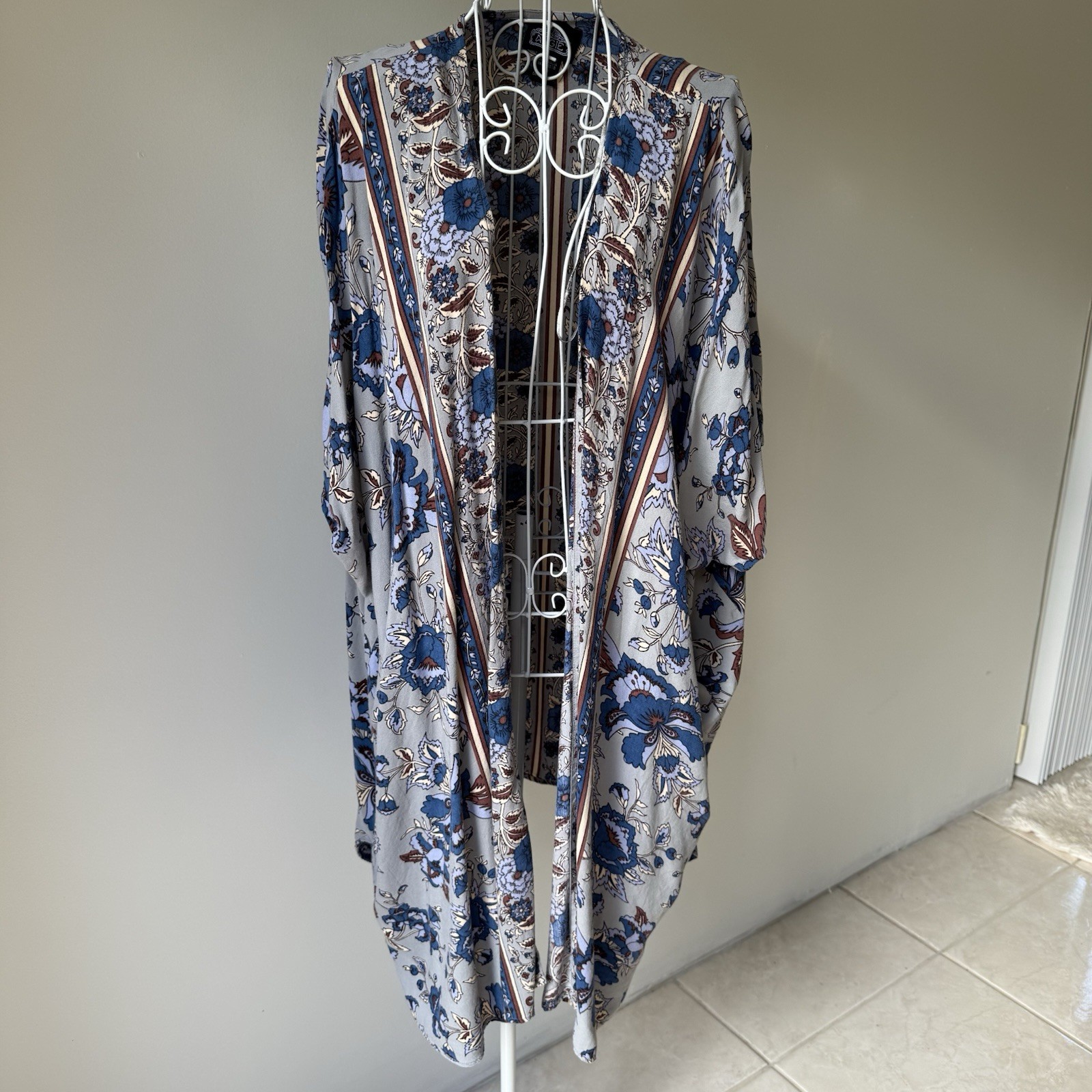 Angie Boho Floral open front Kimono Cardigan M Blue Cream Paisley Duster Wrap