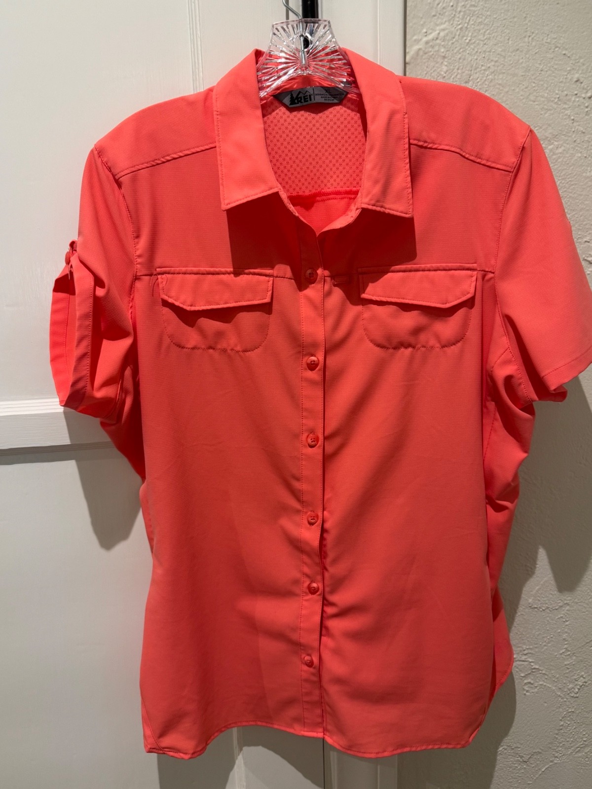REI Short Sleeve Blouse Shirt Four Pockets Coral Size XL