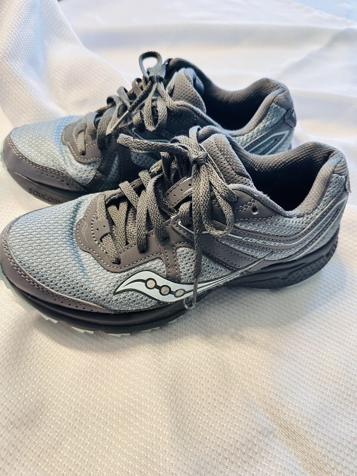 Saucony Gray Low Top Lace-Up Athletic Sneakers Rubber Outsole women # 6.5