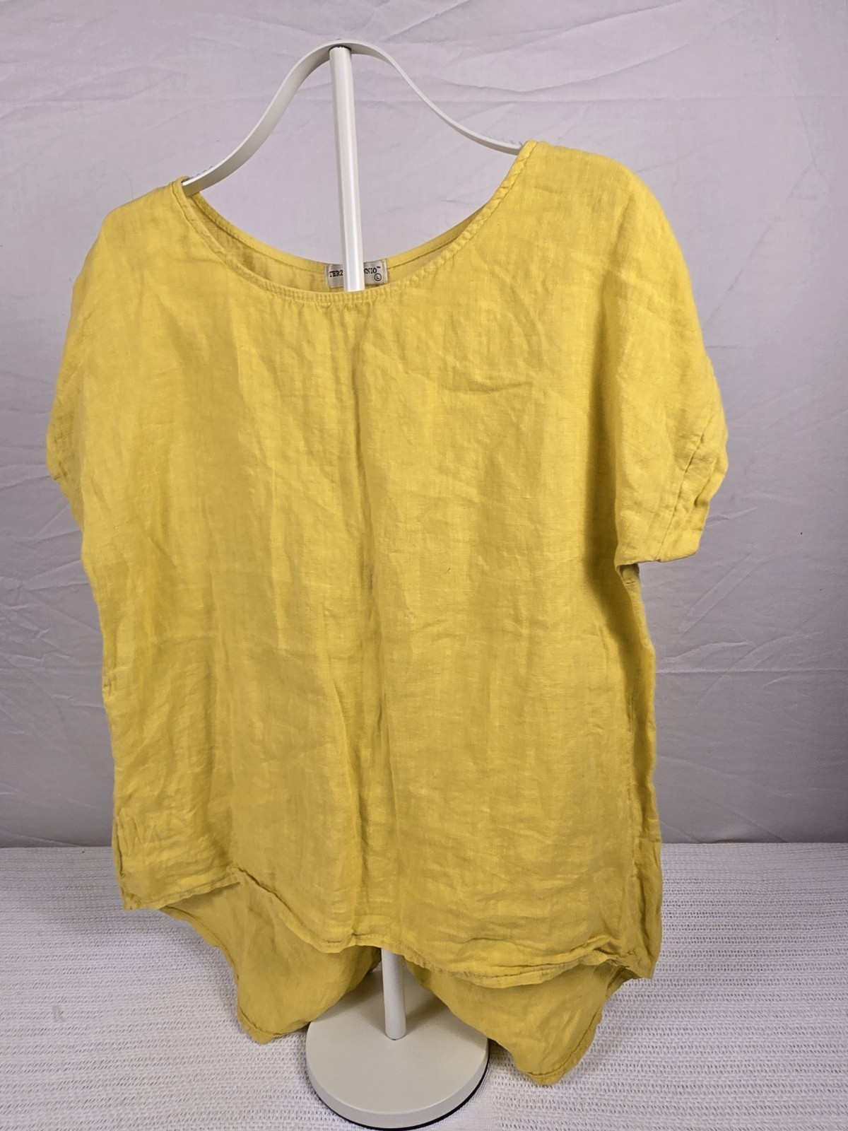 TERZO MILLENNIO Women’s L Yellow Solid 100% Linen Scoop Neck Button Back Blouse