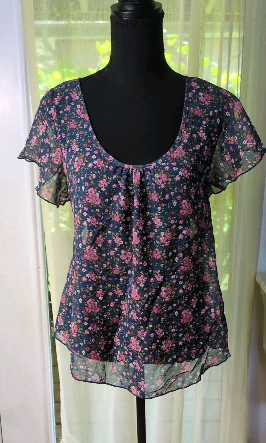 Rue 21 Woman’s Large Sheer Floral Flowy Blouse With Butterfly Open Back