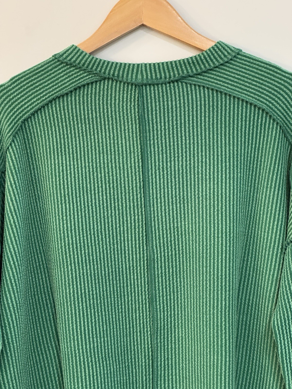 NWT Green Zenana Raised Rib Long Sleeve Top Style #RTL-8452A – S/M or L/XL