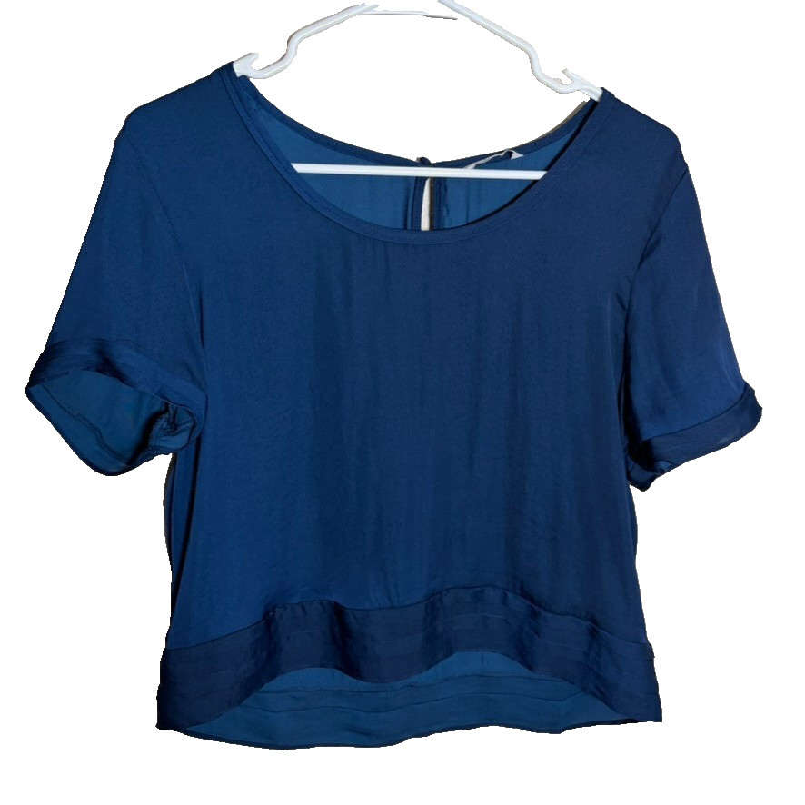 Naked Zebra Blouse Women’s Medium Blue Short Sleeve Cropped Lightweight Top