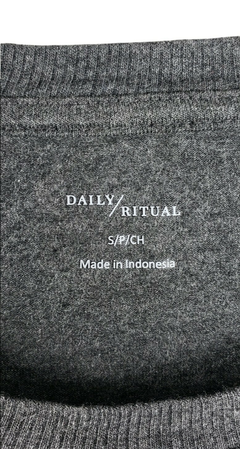 Daily Ritual Women Jersey T-Shirt Standard Fit Short Sleeve Scoop Neck S