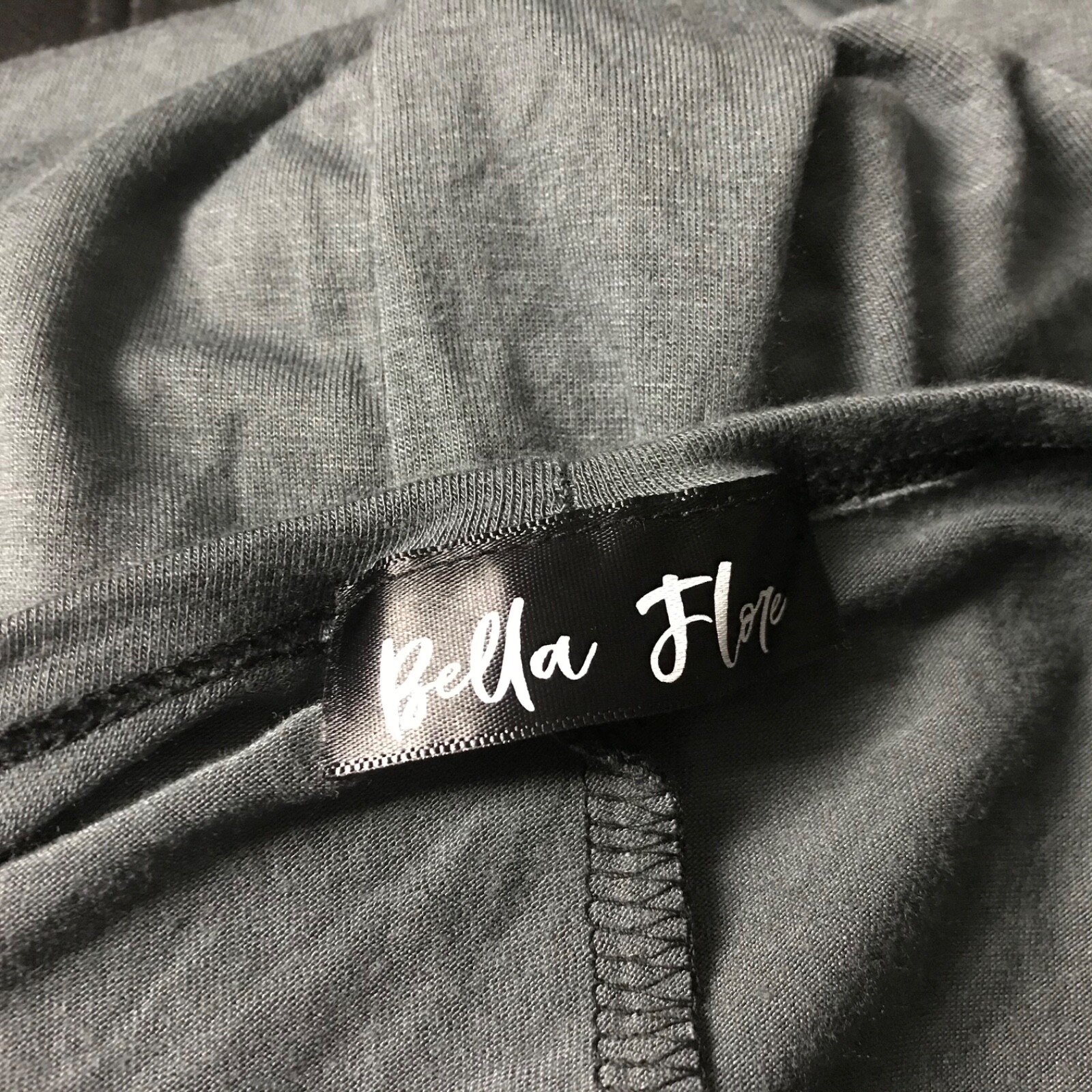 Bella Flore Women’s Size S Tunic Top Gray Bell Sleeves Stretch Top Blouse Solid