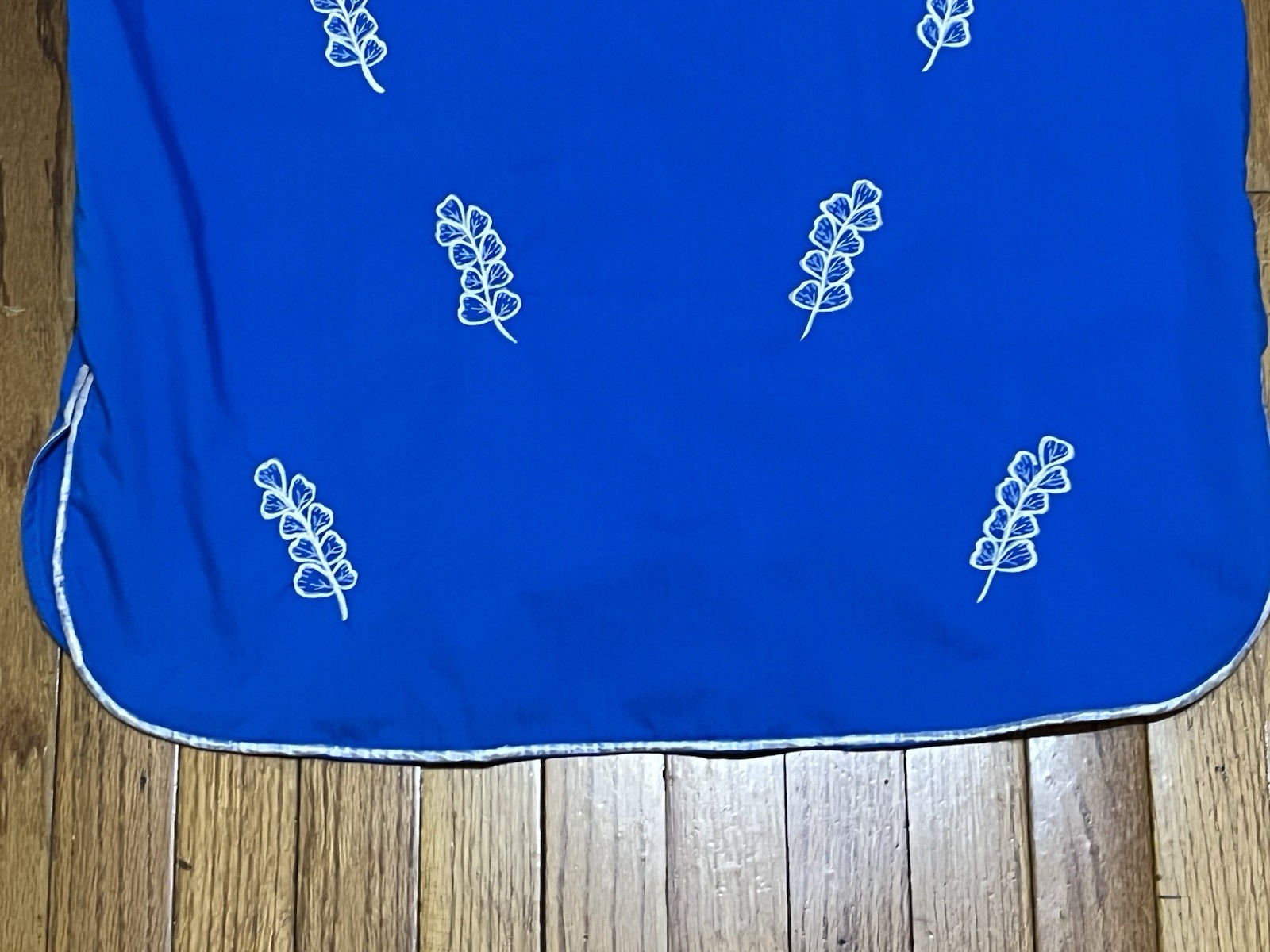 Caro of Honolulu Top Button Up Floral Embroidered Women’s 18 Blue and White