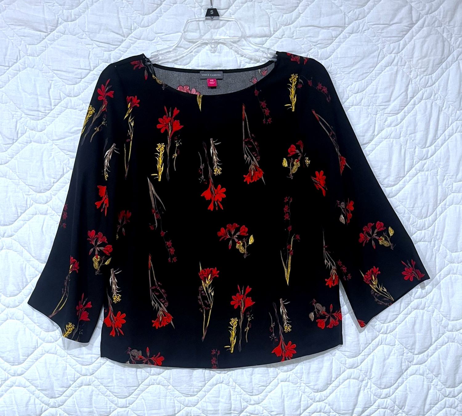 Vince Camuto Blouse – Black and Red Floral Design – ¾ Sleeve – Size Petite XS
