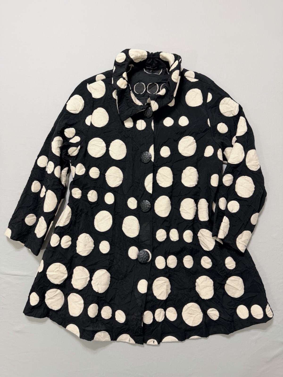 Yushi Womens Tunic Top / Jacket Black White Size Medium Made in USA Big Buttons