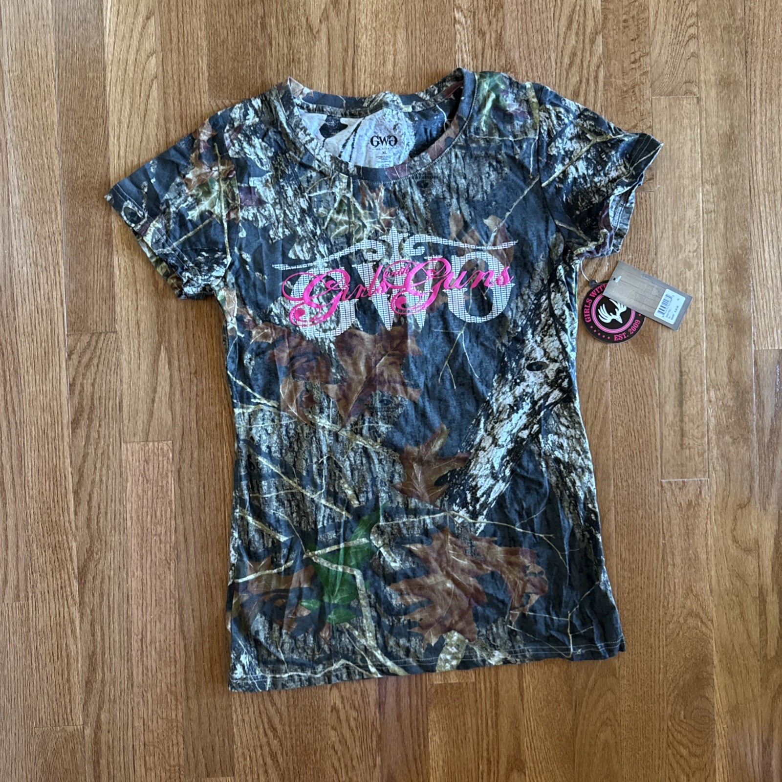 Girls With Guns Camo T-Shirt Women’s XL Hunting Graphic Tee Short Sleeve