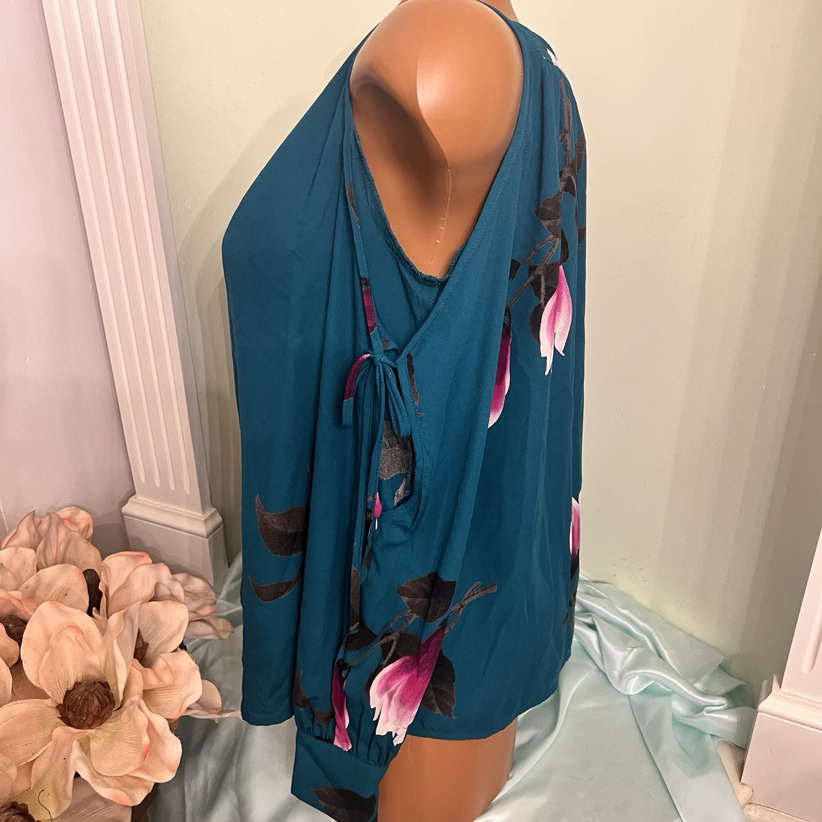 Coverstitched. Size Medium. Teal Cold Shoulder with Ties Long Sleeve Top. B46