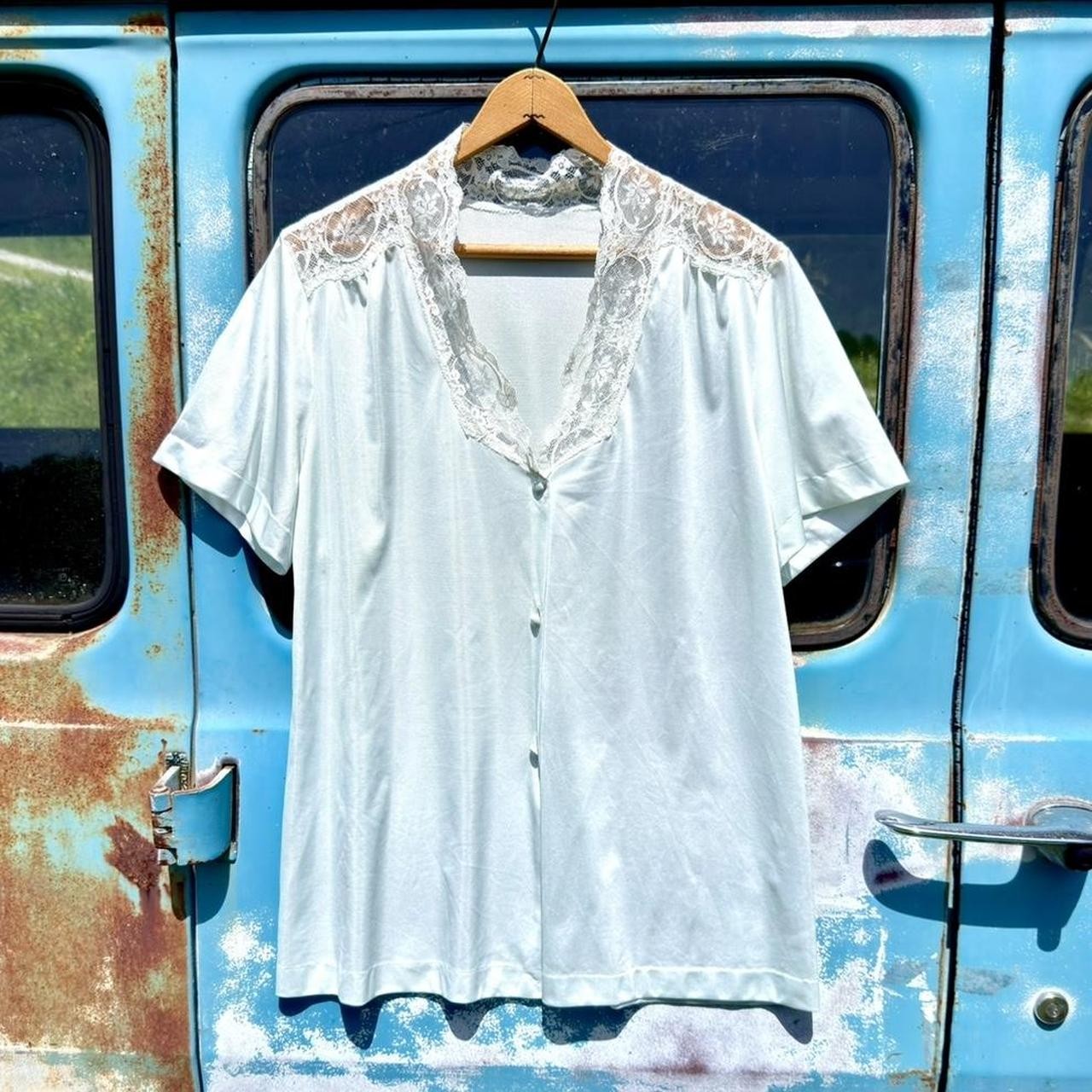 70s sea foam green nylon button up blouse w/ white lace collar & shoulders