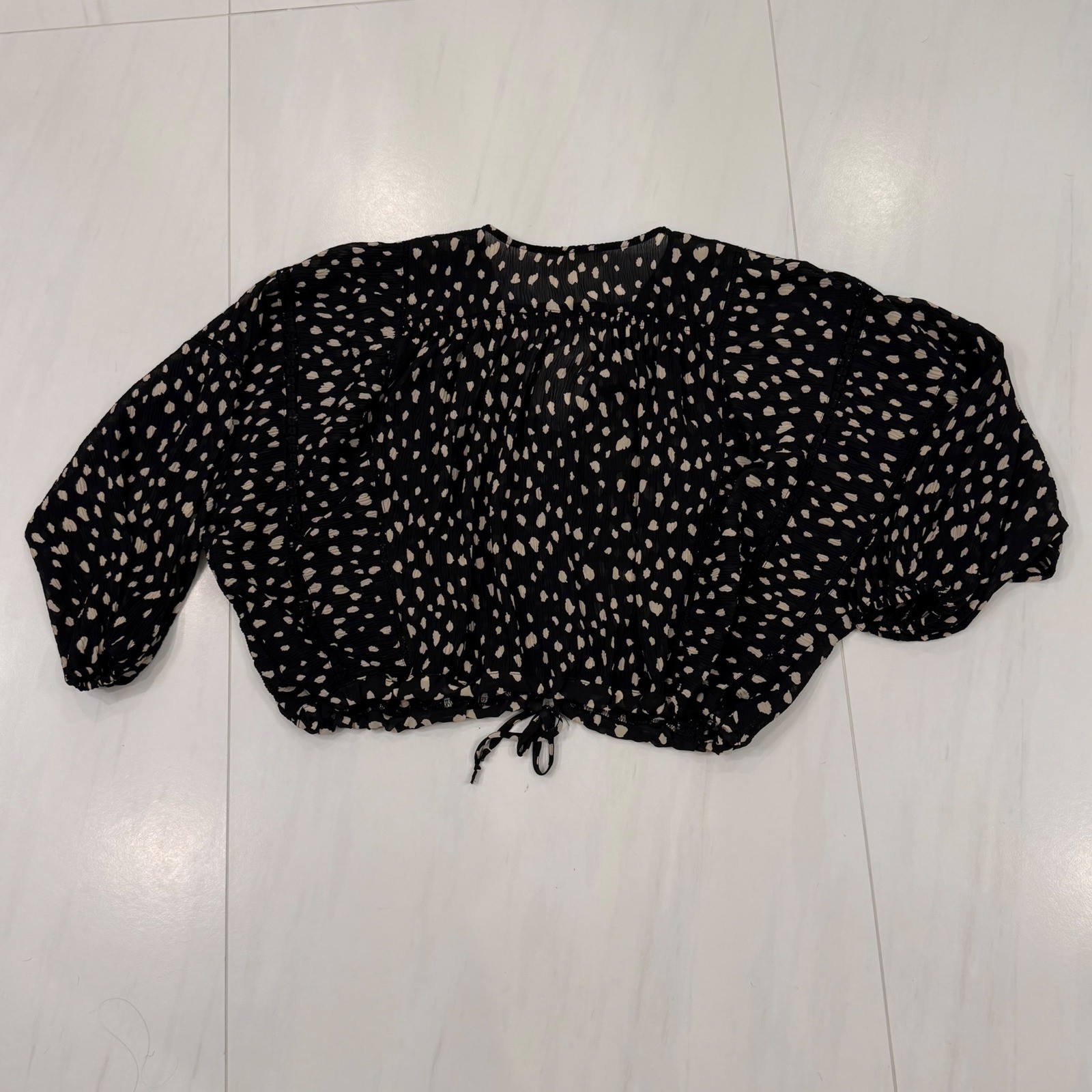 By Together Peasant Blouse Womens S Black/Cream EUC Trendy Boho Cropped L4554