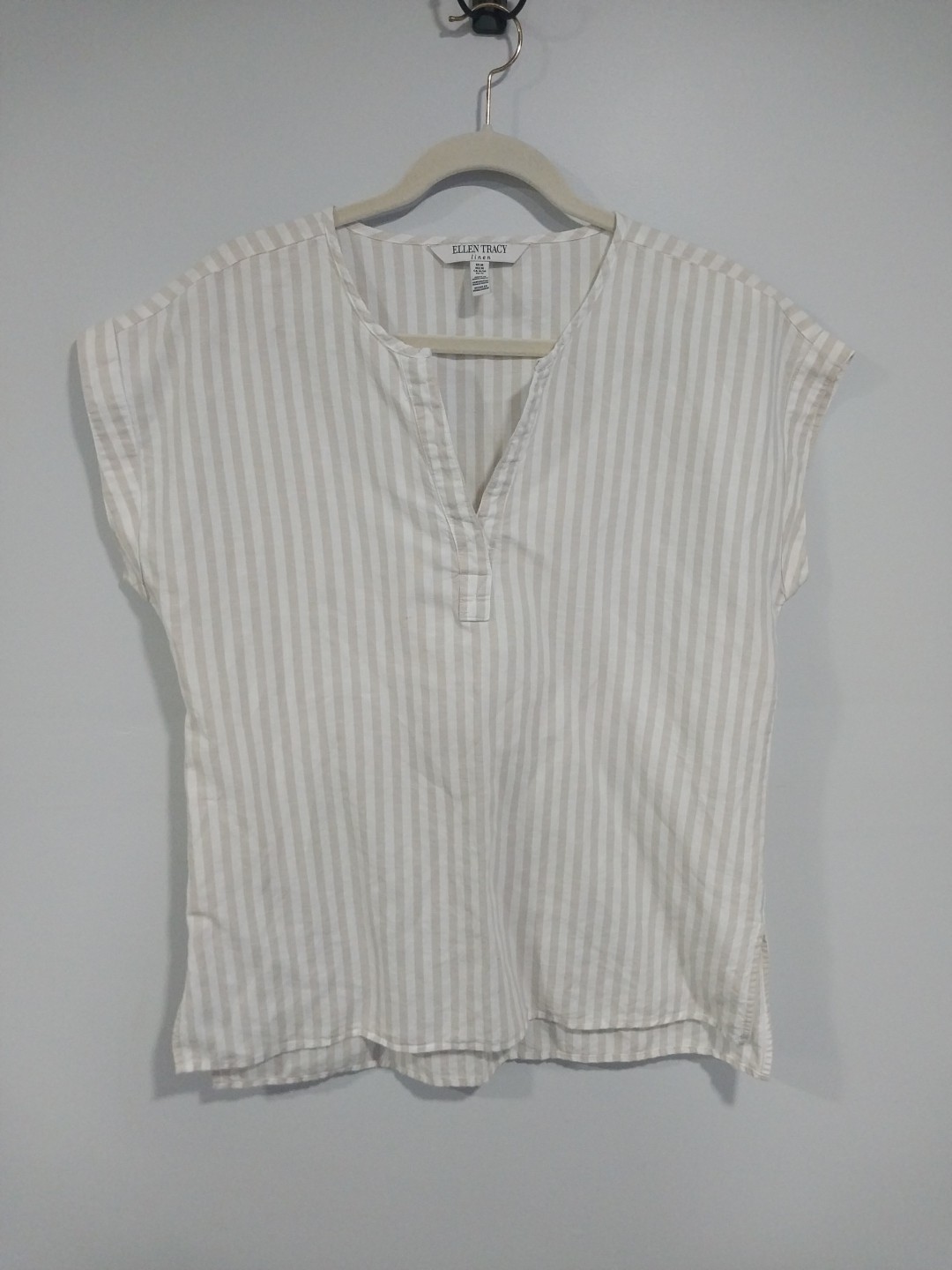 Ellen Tracy Linen Blend tunic medium White Tan Vertical Stripe V Neck