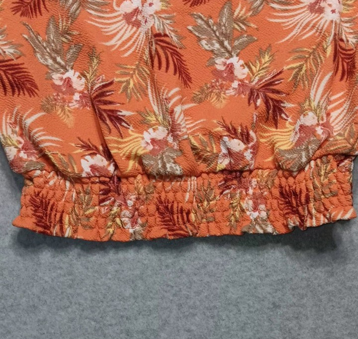Derek Heart Women’s Tank Top Crop Top Size Medium Orange Floral Cinged Bottom