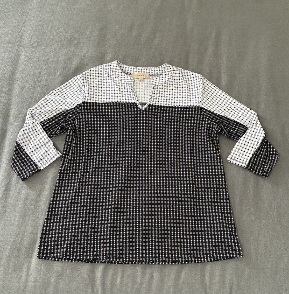 Diana Bell Women’s Top Size Large Black and White Long Sleeve