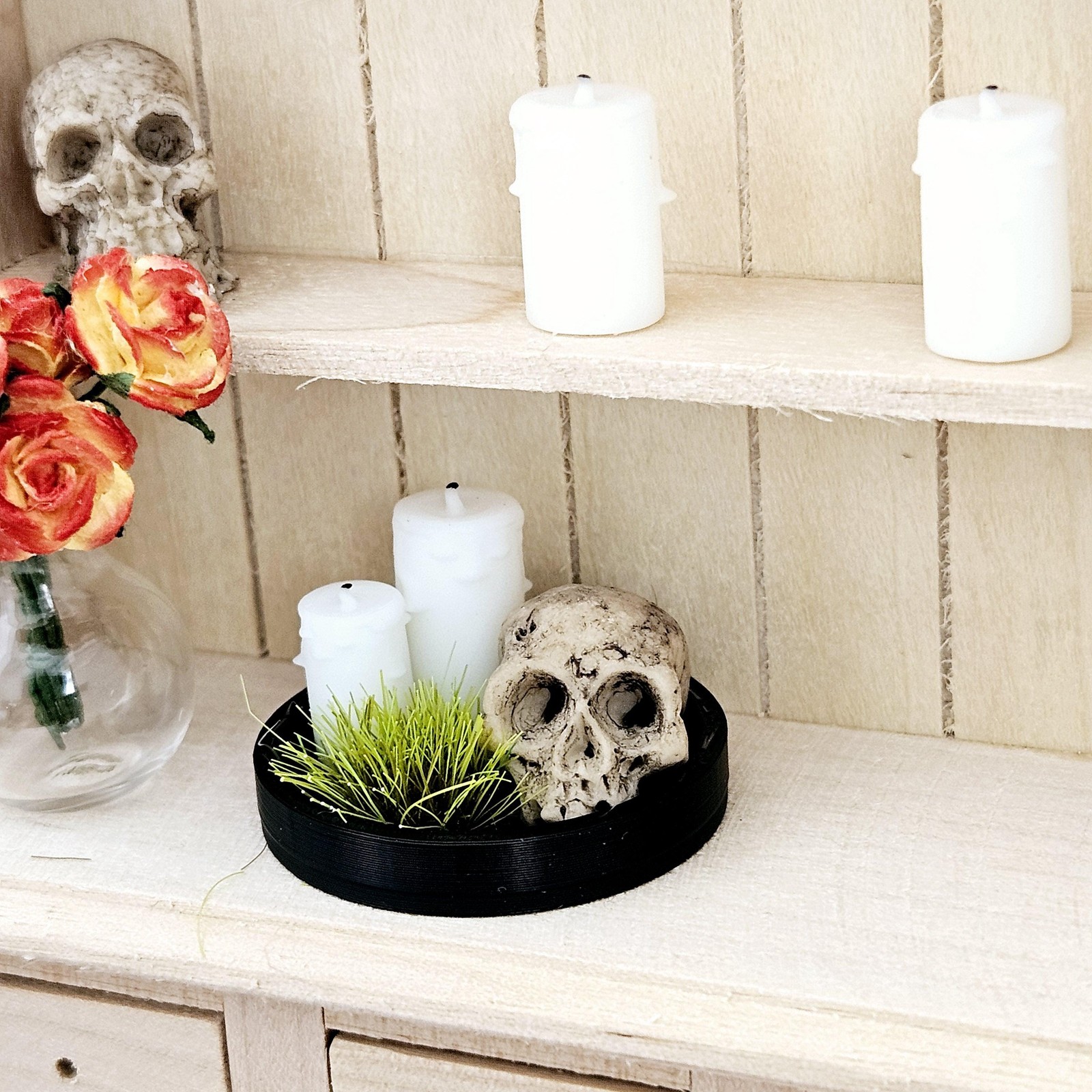 Dolls House Halloween Coloured tray ornament with 2x candles, green plant & a