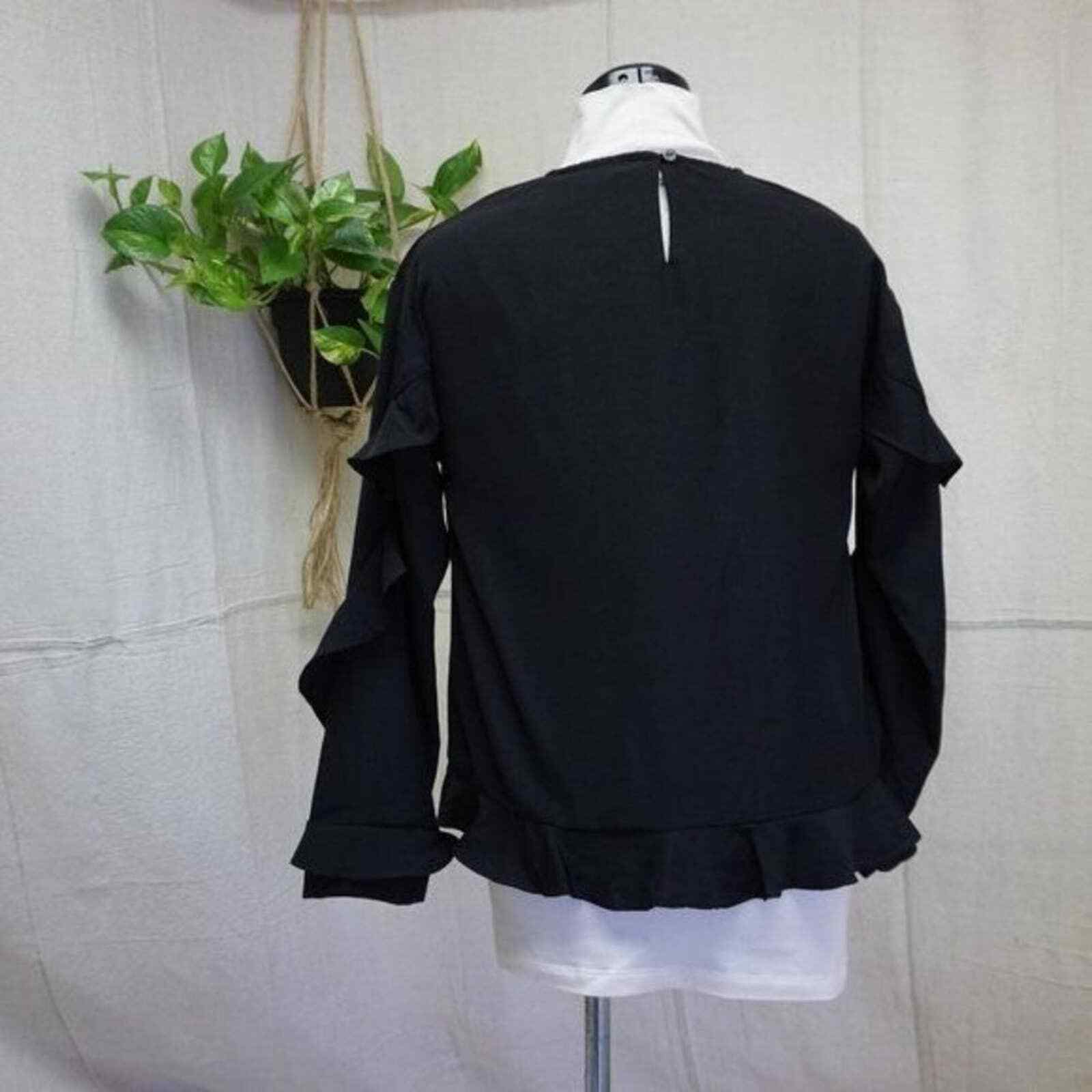 Lucca Couture ruffle sleeve blouse small