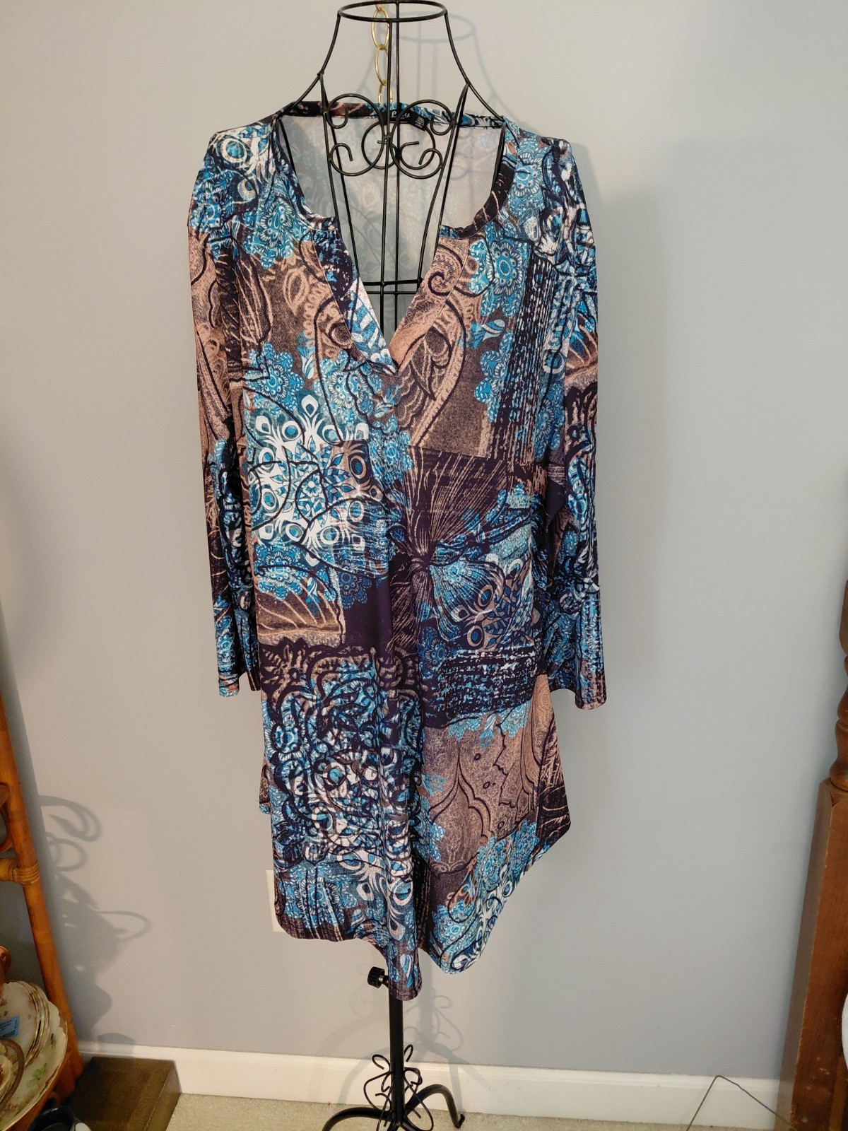 Lily by Firmiana Tunic Womens 3XL Floral Peacock Virbrant Blue, Tan, Black