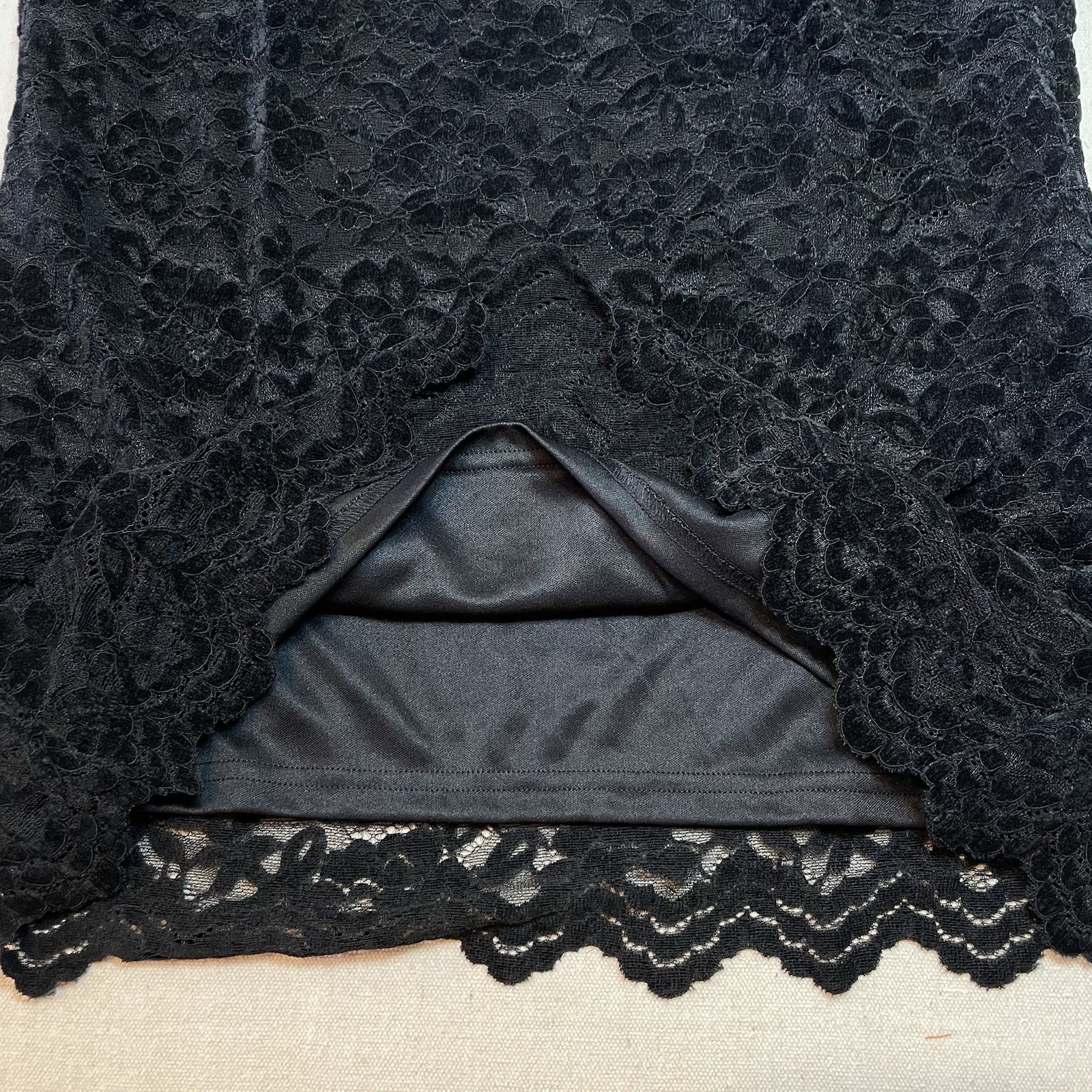 Teddi Rose Women Black Lace Velvet Burnout Top Shirt Short Sleeve Size Medium