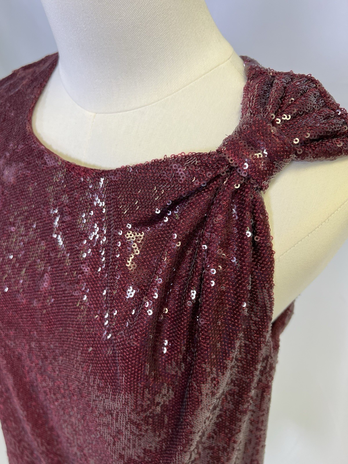 Halston Heritage Cynthia Sequined Top NWT Retail $375 Bordeaux Size XS