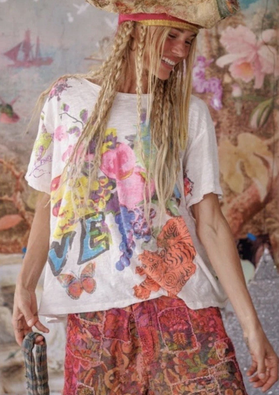 NWT Magnolia Pearl Fruitful Graphics Tee Shirt 🐅 🍌 Sold Out 🍎 🦋