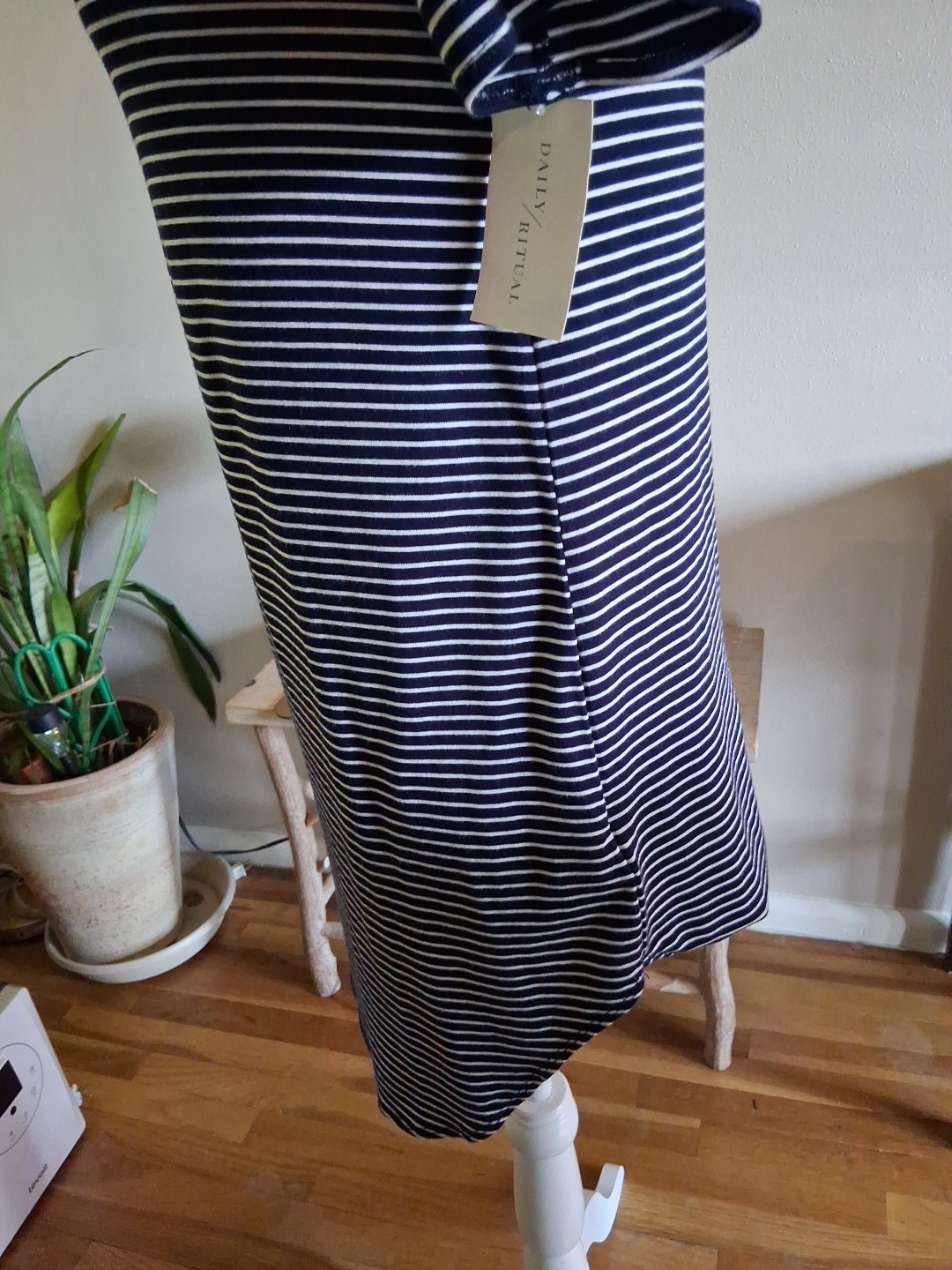 Daily Ritual Women XSmall Short Sleeve T-Shirt Blue White Stripe Hi-Lo New NWT
