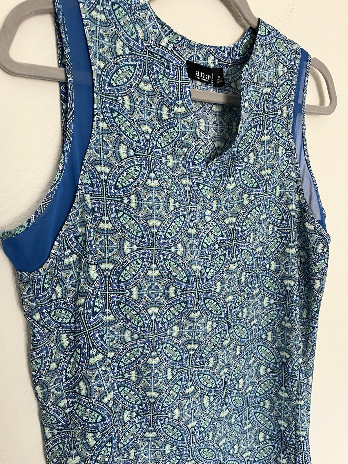 A New Approach Blouse Womens M Blue Sleeveless Geometric Lightweight Summer