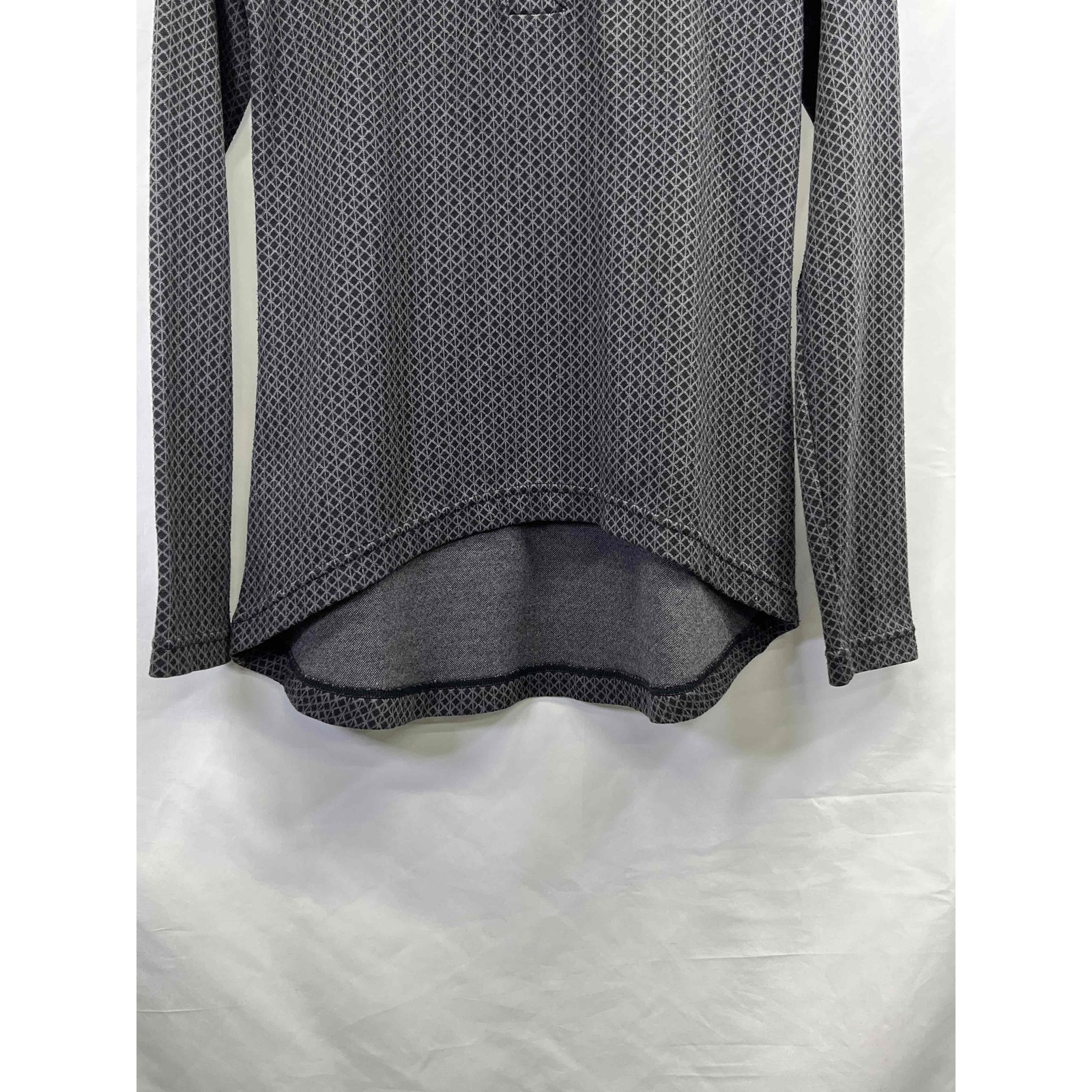 Merrell Gray Womens Indira Snap Placket Long Sleeve Hi/Low Hem Pullover Medium