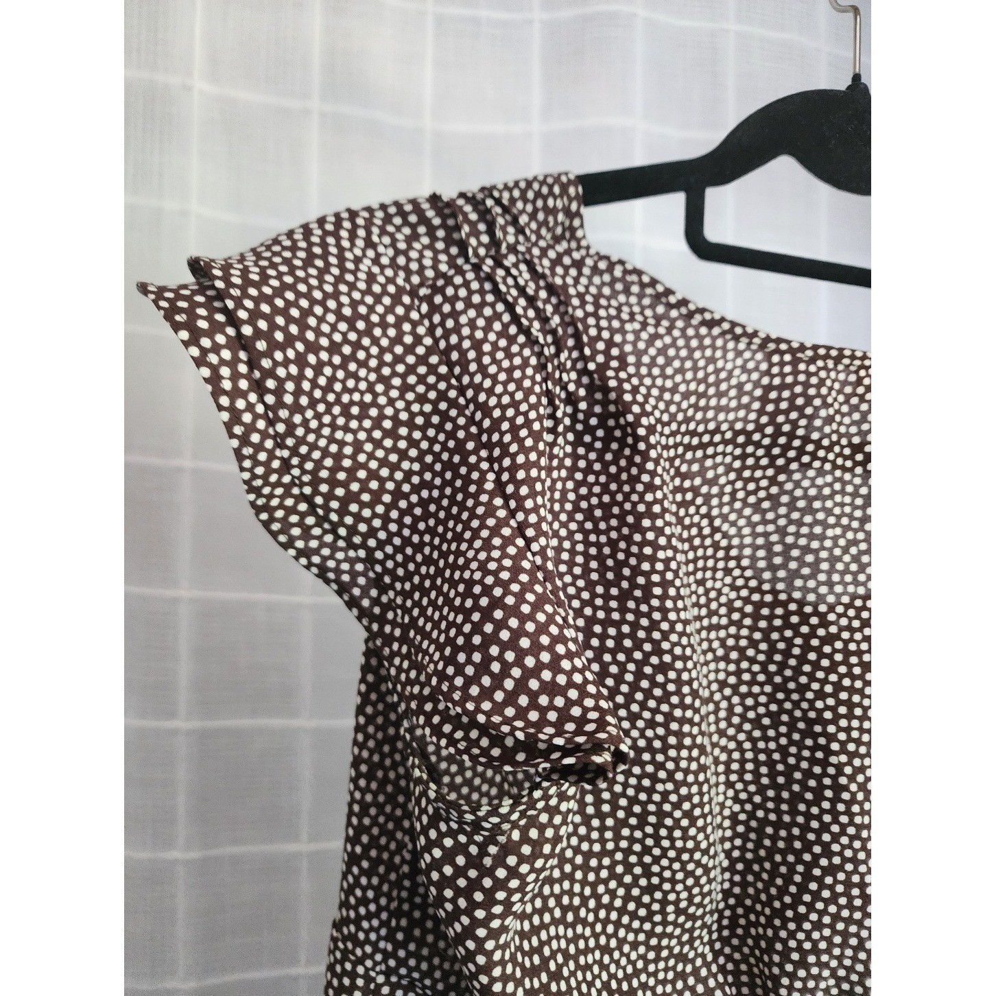 Emma James Brown Polka Dot Blouse Size 6 Short Cap Sleeve Tie Neck Button Front