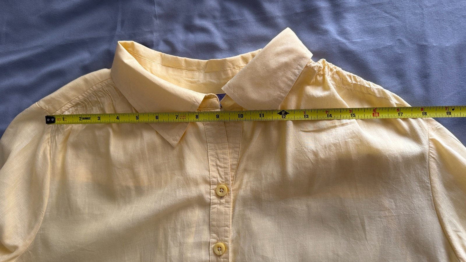 Laura Scott Women’s lemon-colored blouse/shirt in fine cotton, featuring long sl